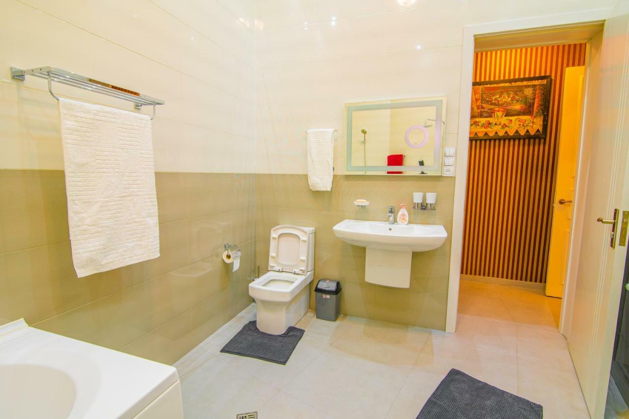 Solo Apartment In City Center Tbilisi Exterior foto