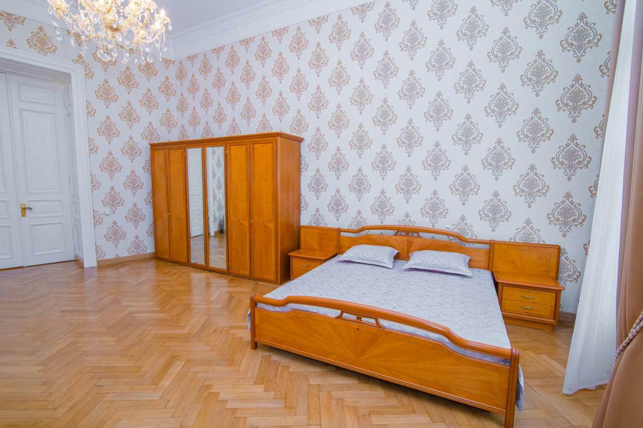 Solo Apartment In City Center Tbilisi Exterior foto