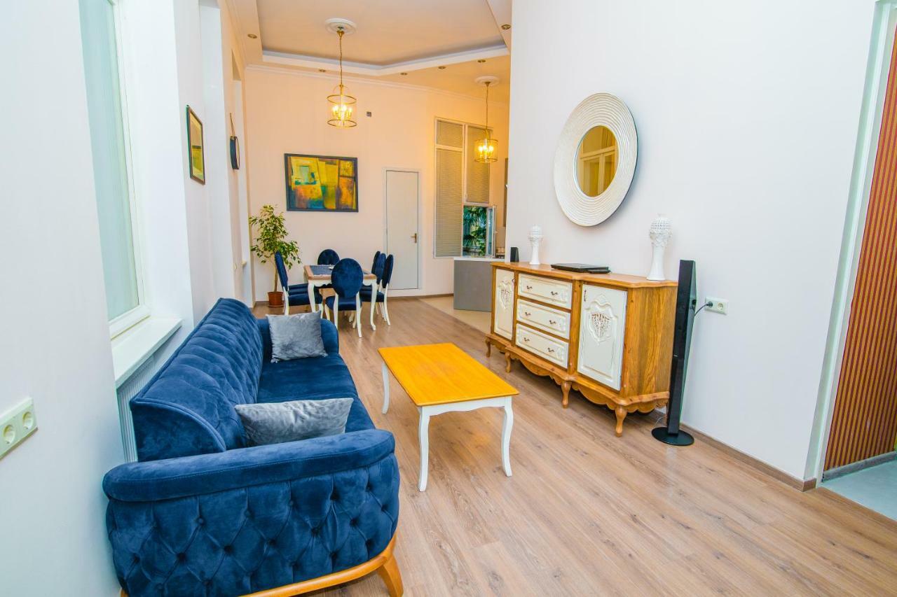 Solo Apartment In City Center Tbilisi Exterior foto
